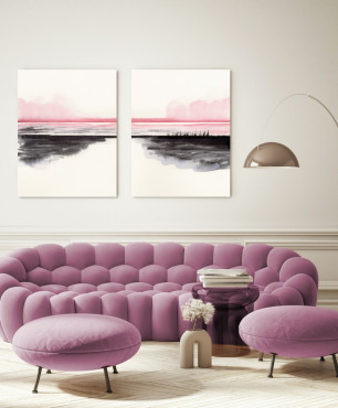 Salon z obrazem LAKE namalowany akwarelą oraz z piękną kanapą