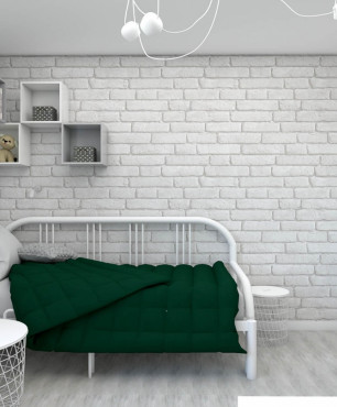 Aranżacja pokoju dziewczyny z białą cegłą na ścianie